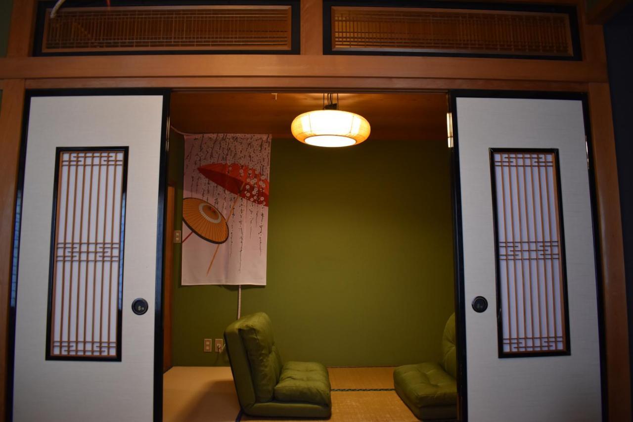 Cheaper For 6Th & 7Th Guest 市街地中心部 一棟貸しの宿 Guest House Don'S Home Takayama  Exterior photo